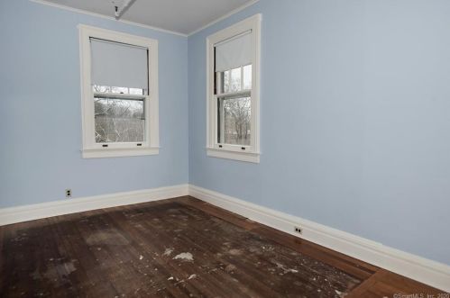 351 Main St, Ridgefield CT 06877-3810 exterior