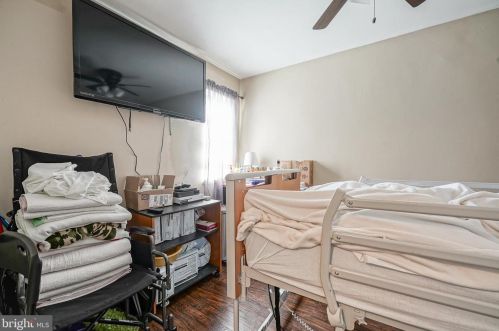 6327 Glenloch St, Philadelphia PA  19135-3203 exterior