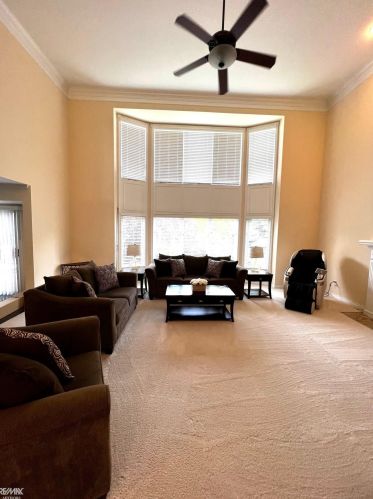 49435 Lehr Dr, Macomb Township, MI 48044-1750