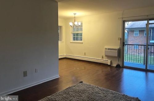 702 Garnet Dr, Burlington NJ  08016-4714 exterior