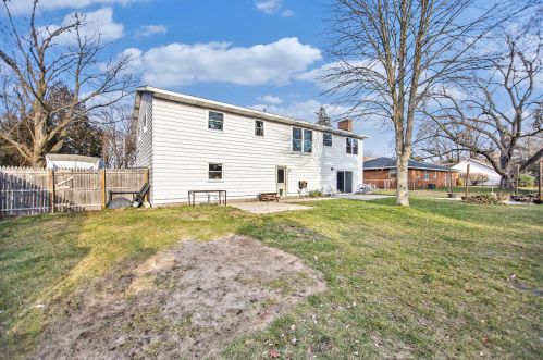 1819 Eloise Dr, Meskegon MI  49444-4013 exterior