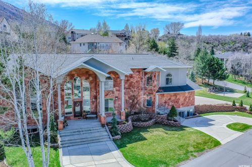 35 Lone Hollow Dr, Sandy, UT 84092-5531