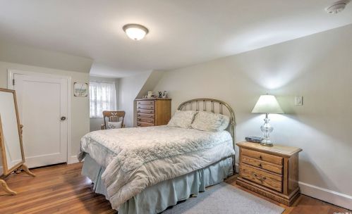 148 Frederick Ave, Babylon NY 11702-2103 exterior