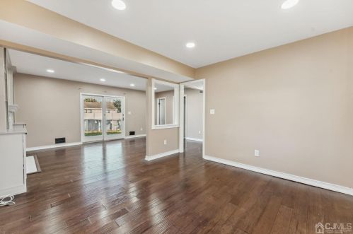 3 Brida Ct, Edison NJ  08817-3800 exterior