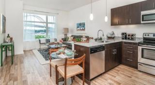 1447 12th Ave, Portland OR  97209-3308 exterior