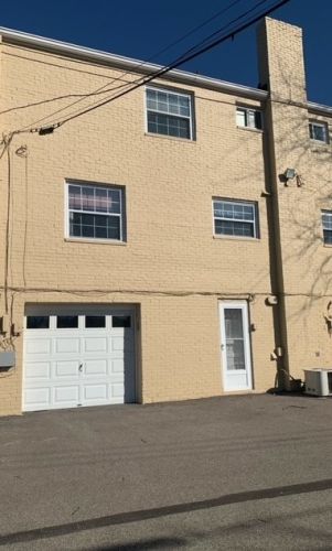 22 Chapel Dr, Pittsburgh, PA 15237-2518