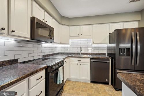 54 Orch Ct, Limerick PA 19468-2913 exterior