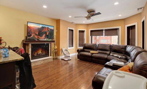 9040 Justine St, Chicago, IL 60620-5033