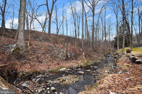 7757 Center St, Slatington PA 18080-3435 exterior