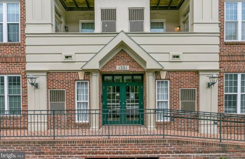 1321 Adams Ct, Arlington VA 22201-5895 exterior