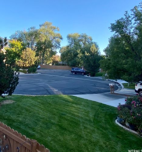 9450 Meckailee Cv, Sandy UT 84070 exterior