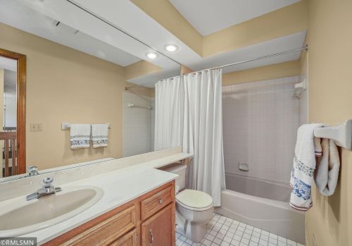 1441 Colleen Ave, Saint Paul MN 55112-1939 exterior