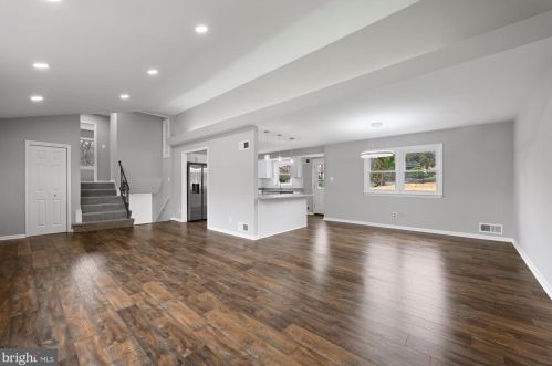 10700 Huntwood Dr, Silver Spring MD  20901-1524 exterior