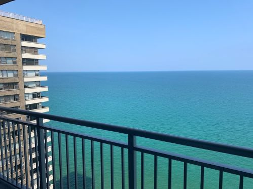 6147 Sheridan Rd, Chicago IL  60660-4057 exterior