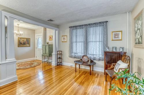 51 7 St, Valley Stream NY 11581-1255 exterior