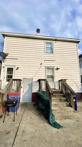 1323 Muskegon Ave, Grand Rapids MI 49504-3250 exterior