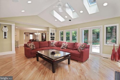 9 Bethayres Ct, Rockville MD 20855-2020 exterior