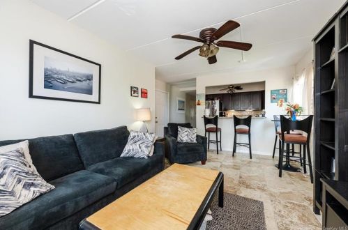 179 Cross St, Bronx NY 10464-1225 exterior