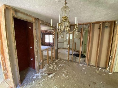 7423 Pleasant Hl Rd, Lithonia GA 30058-6360 exterior