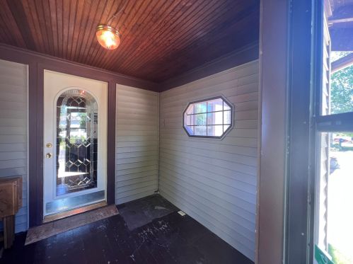 1011 Flambeau St, Manitowoc WI 54220-6546 exterior