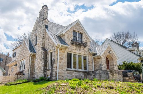 5815 Valley Forge Dr, Milwaukee, WI 53213-3230