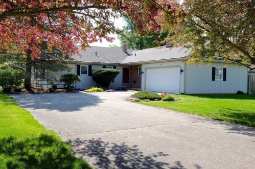 5022 Bluffview Dr, Berrien Springs, MI 49103-1474