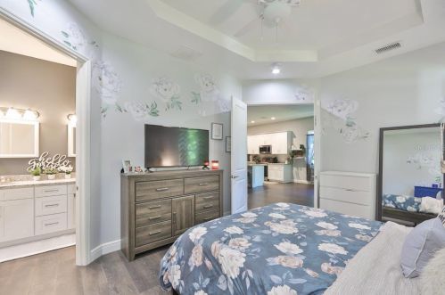 8704 El Portal Dr, Tampa FL  33604-1223 exterior