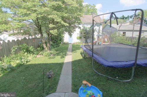 119 2nd St, Slatington, PA 18080-1811