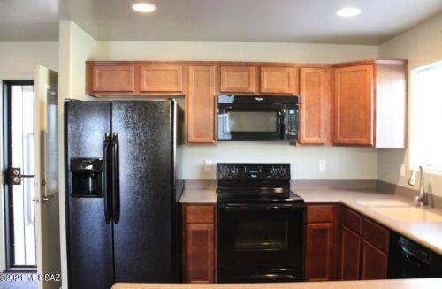 449 Lester St, Tucson AZ 85705-8923 exterior