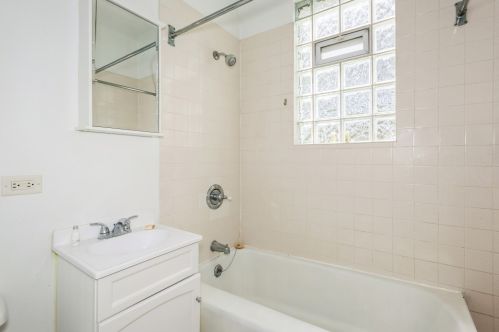 3319 Belden Ave, Chicago IL 60647-2509 exterior