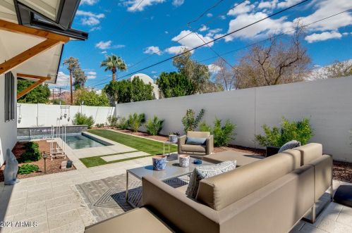 4013 49 Pl, Phoenix AZ 85018-2965 exterior