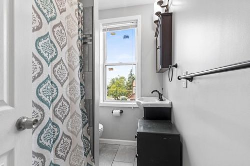 5603 Mccandless Ave, Pittsburgh PA 15201-2229 exterior