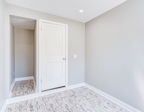 1713 Troy St, Chicago IL 60655-2027 exterior