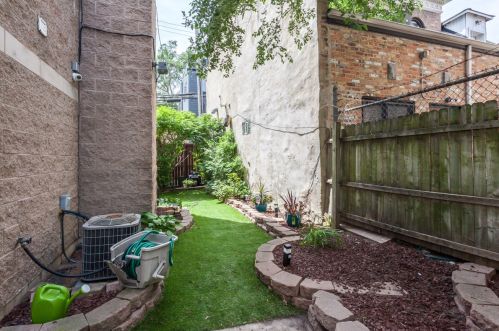 4412 King Dr, Chicago IL 60653-3369 exterior