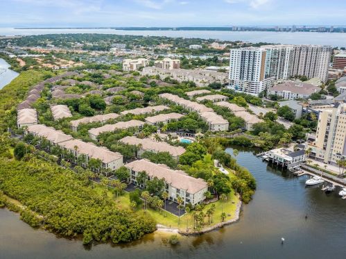 833 Normandy Trace Rd, Tampa, FL 33602-5924