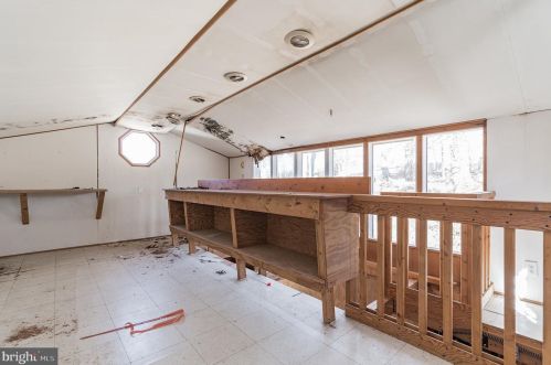 11611 Mapleview Dr, Silver Spring MD 20902-2327 exterior