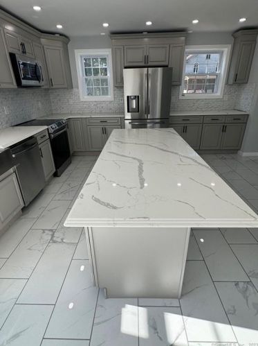 77 Prospect Hill Rd, Windsor CT  06095-1642 exterior