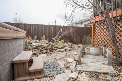 5566 Bluevail Ct, Taylorsville UT 84081-5226 exterior