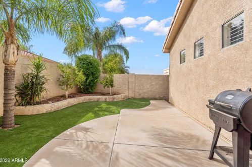 2425 Barbie Ln, Phoenix AZ  85085-5004 exterior