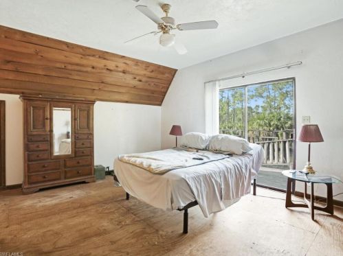 645 10 Ave, Naples FL 34120-0051 exterior