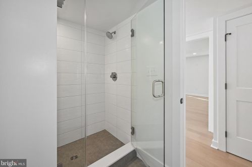 6705 Buttermere Ln, Bethesda MD  20817-1528 exterior