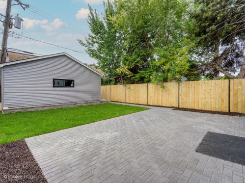 3310 Harding Ave, Chicago IL 60659-1008 exterior