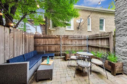 1737 Wilmot Ave, Chicago, IL 60647-5523