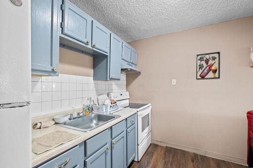 417 Mueller Ave, Saint Louis MO 63135-2538 exterior