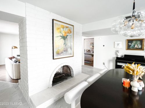 5694 Camino De La Noche, Tucson AZ  85718-4421 exterior