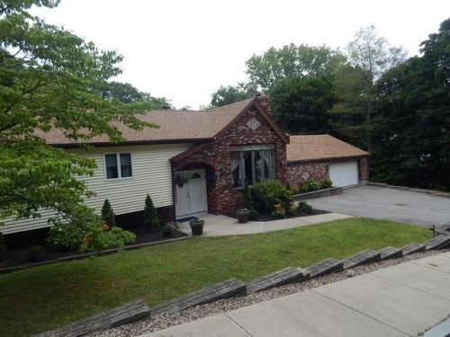 139 Grove St, Quincy, MA 02169-1032