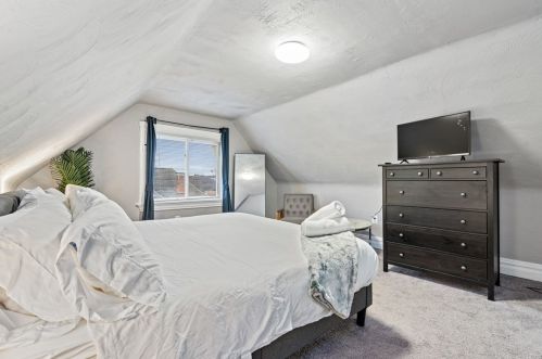 17 Lelia St, Pittsburgh PA 15211-2228 exterior