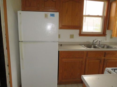 123 Calhoun Ave, Pittsburgh PA  15210-3637 exterior