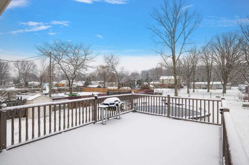 48229 Mallard Dr, New Baltimore MI 48047-2286 exterior