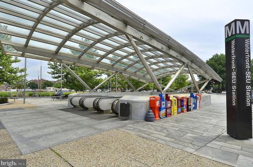 350 G St, Washington DC  20024-4215 exterior